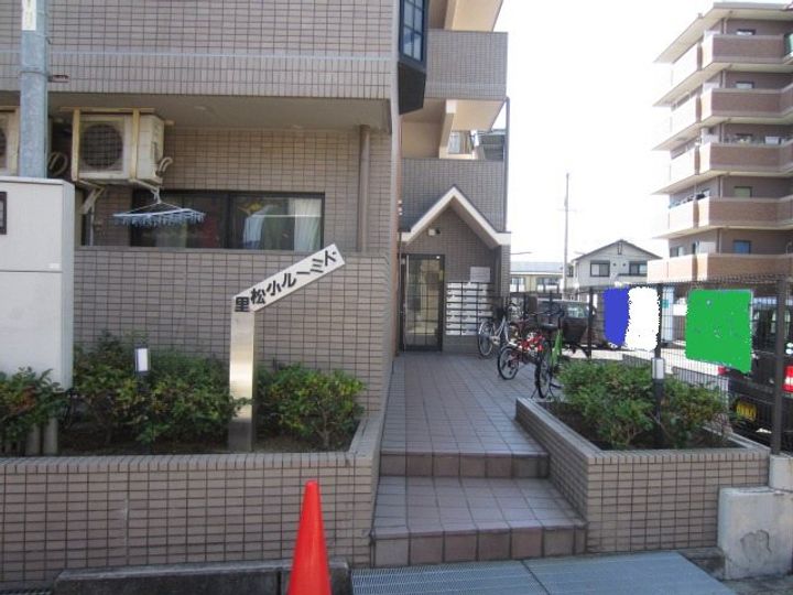 ドミール小松里の地図