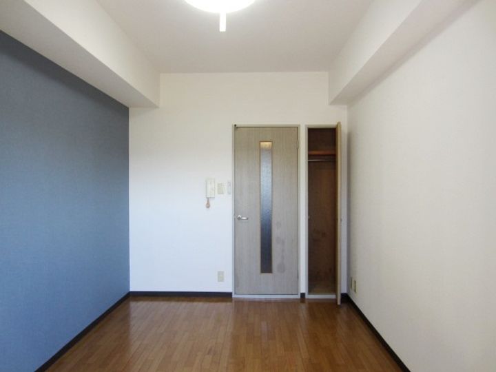 ドミール小松里の居間