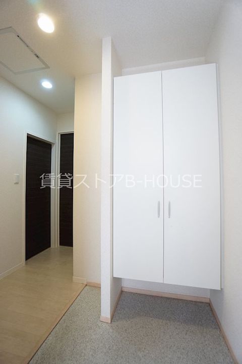 神奈川県厚木市旭町5(マンション)の賃貸物件の玄関