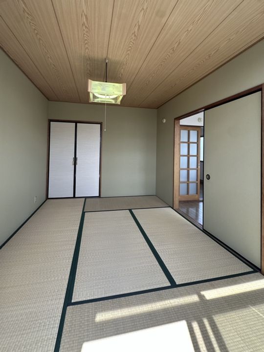 千葉県四街道市和良比(マンション)の賃貸物件の居間