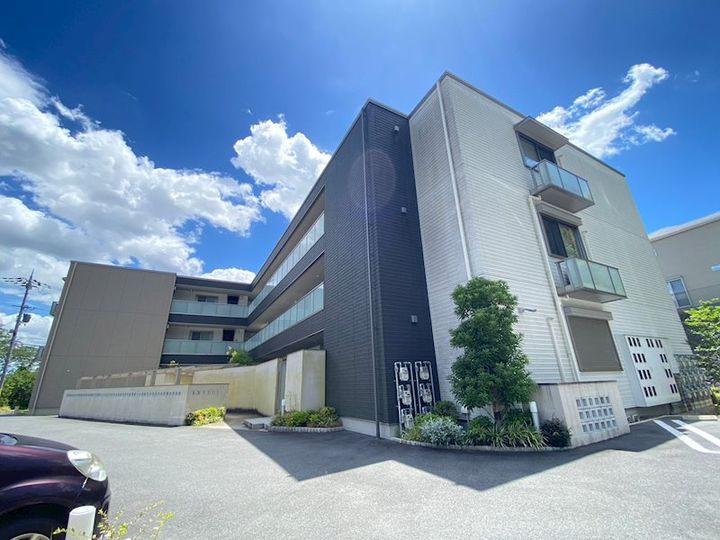 奈良県奈良市鳥見町4(マンション)の賃貸物件の外観