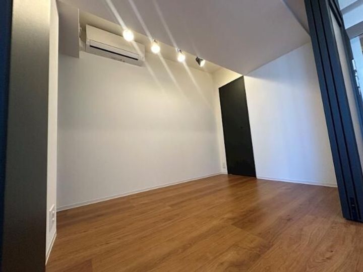 東京都新宿区左門町(マンション)の賃貸物件の居間