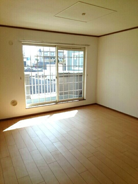 神奈川県厚木市温水西2(アパート)の賃貸物件の居間