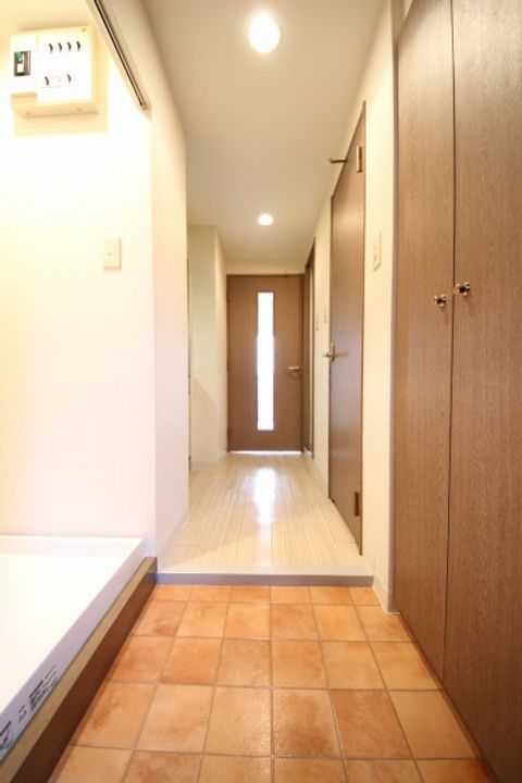 ライオンズマンション三萩野駅前の玄関