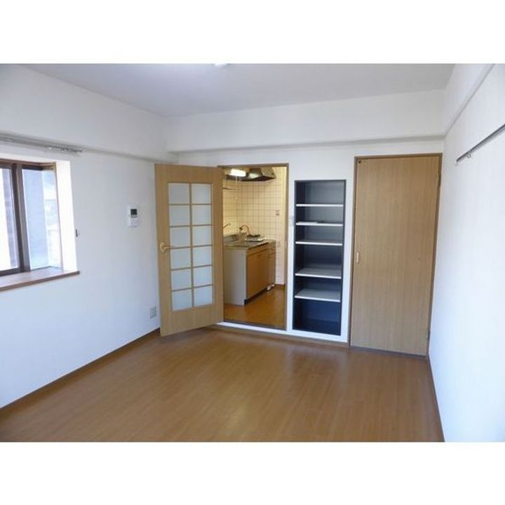 ルナ国体町の居間