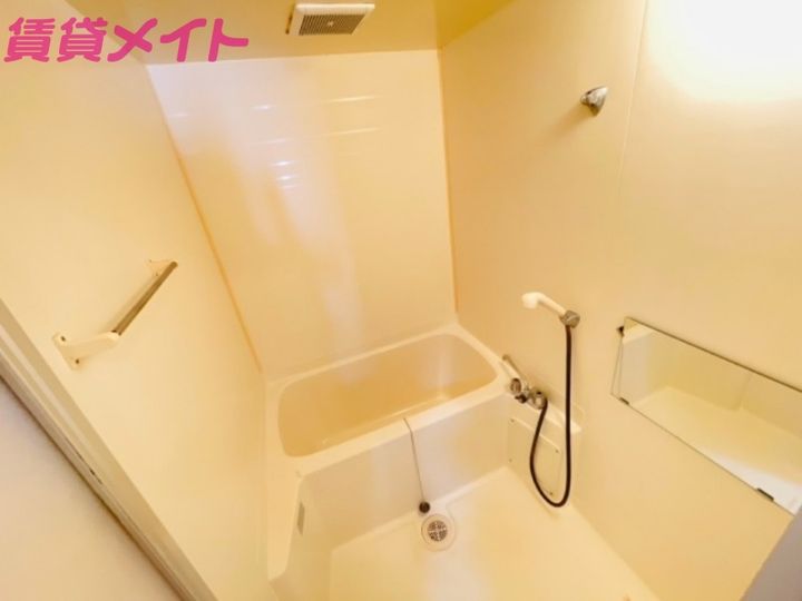 ライラック正和台 B棟の風呂