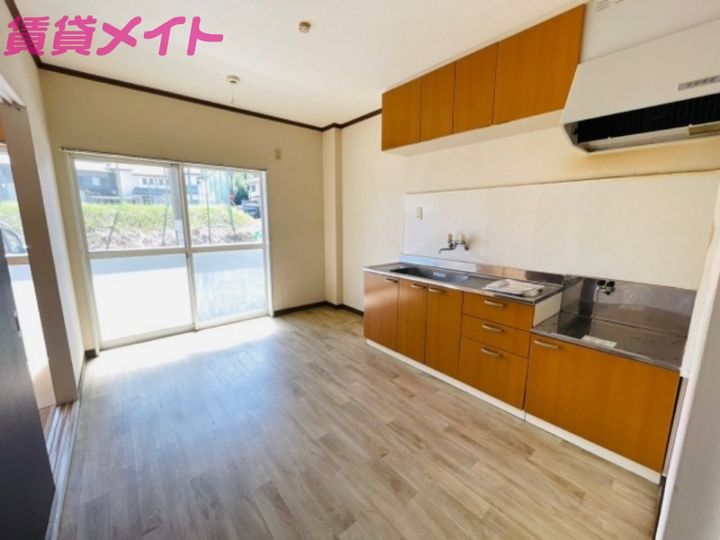 ライラック正和台 B棟の居間