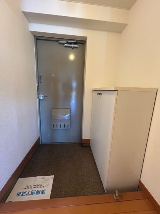 ハイデンス吉田の玄関