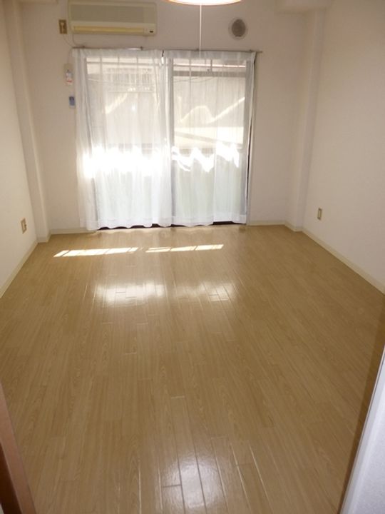 マンションサガミの居間
