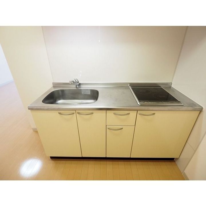 新潟県新潟市中央区本町通5番町(マンション)の賃貸物件のキッチン