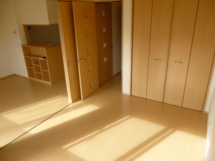 神奈川県伊勢原市下糟屋(アパート)の賃貸物件の居間