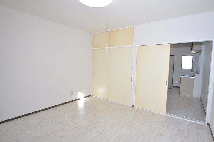 ファランドール矢中の居間