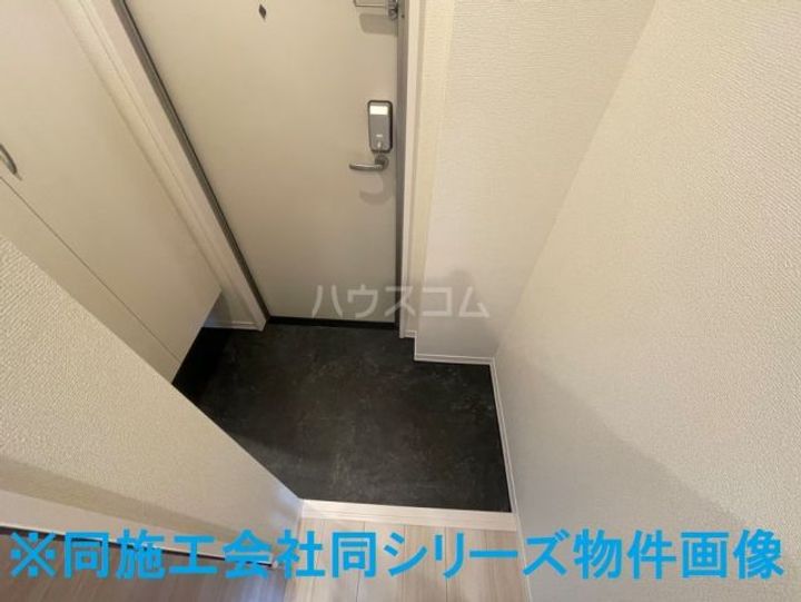 D-ROOM松木の玄関