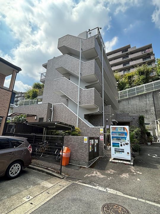 神奈川県川崎市高津区久本1(マンション)の賃貸物件の外観