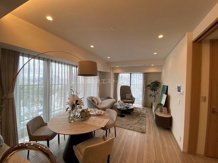 リビオレジデンス西麻布の居間