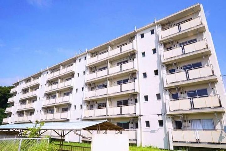 ビレッジハウス拾石1号棟の外観