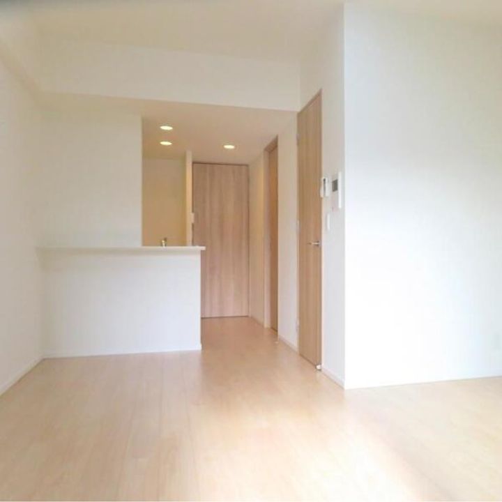 大阪府大阪市北区中崎西2の賃貸マンションの居間