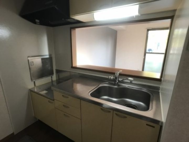 埼玉県吉川市中央2(アパート)の賃貸物件のキッチン