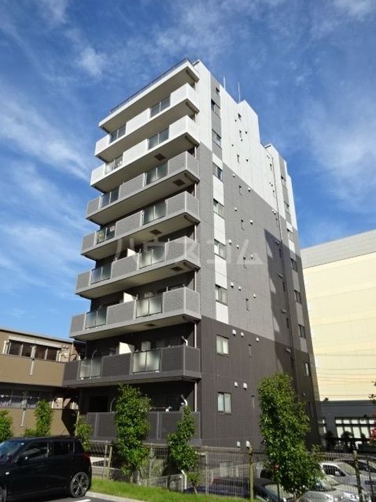 新鎌スカイタワーの外観