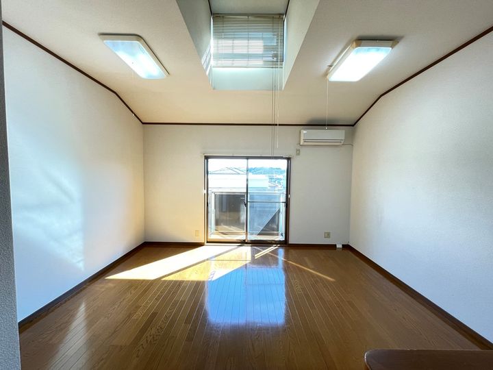 モモハウスの居間