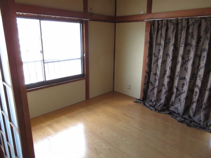 メゾン桃山台の居間