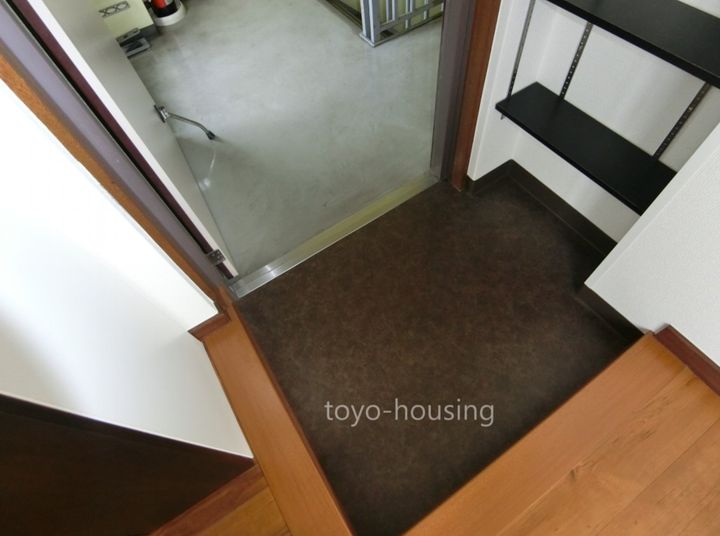 岩澤ビルの玄関