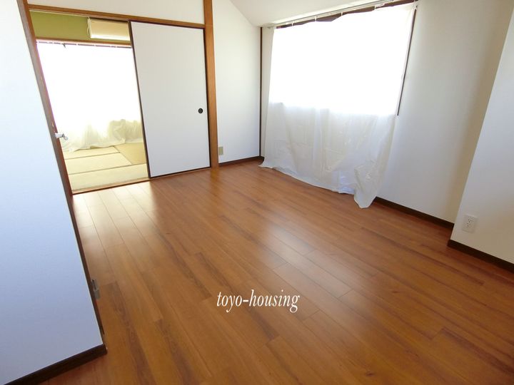 岩澤ビルの居間