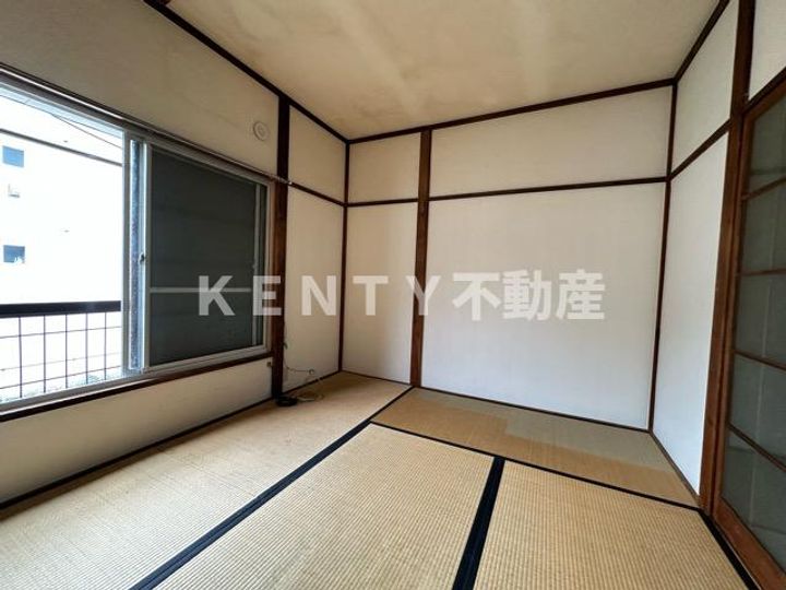 関口荘の居間