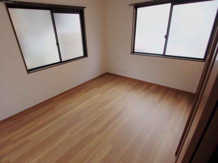 ファミール沼田Bの居間