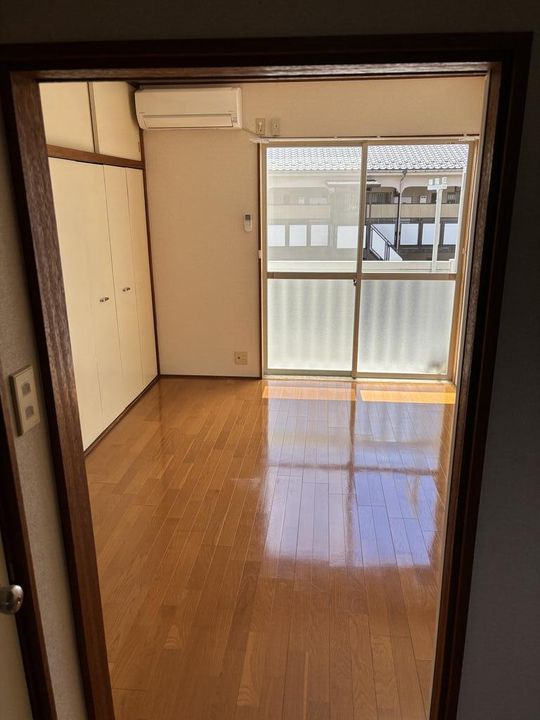 フロンティア浅野の居間