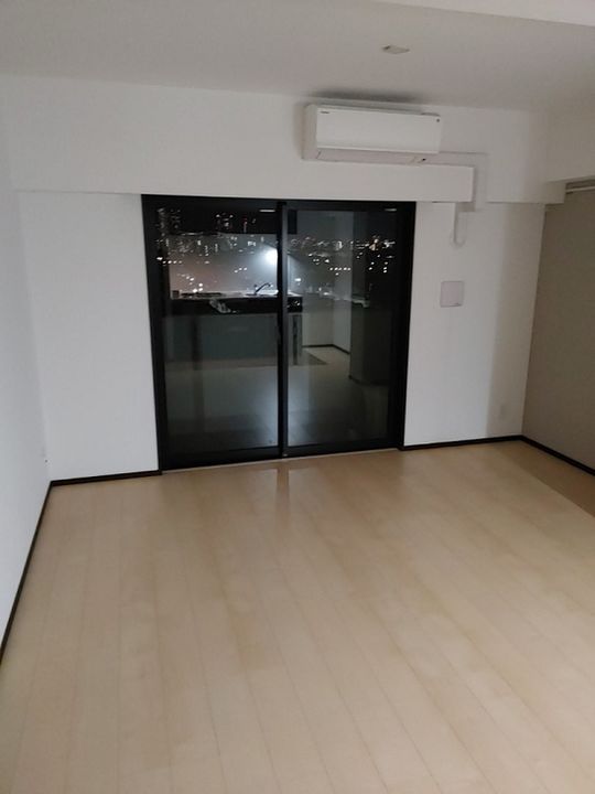 東京都新宿区西落合1(マンション)の賃貸物件の居間