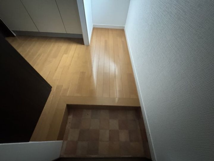 山一上中里ステーツの玄関