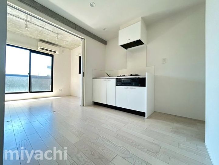 徳島県徳島市中常三島町1(マンション)の賃貸物件の居間