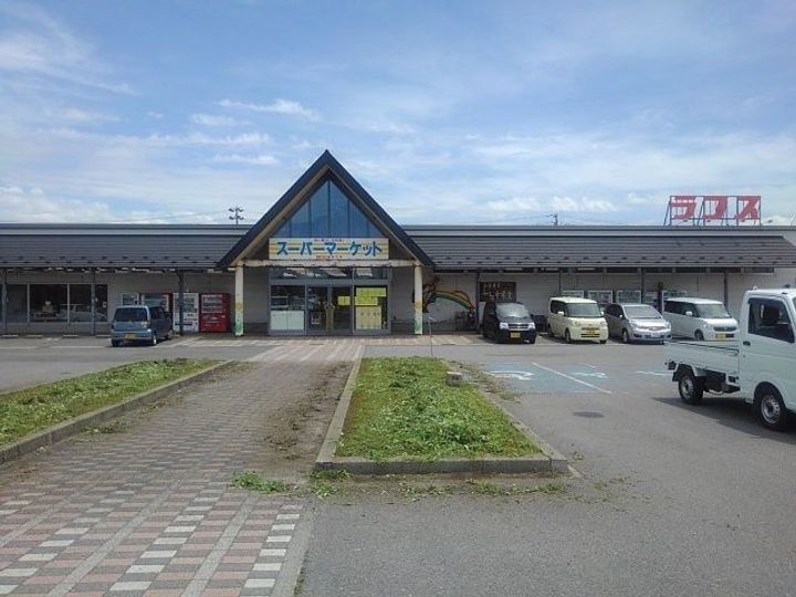 クリスタルM.K.W Iの周辺