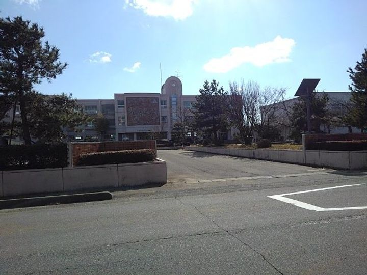 クリスタルM.K.W Iの周辺