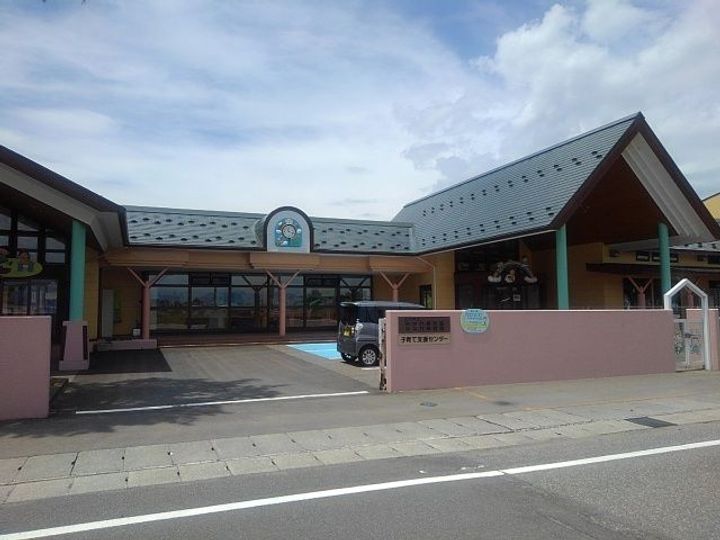 クリスタルM.K.W Iの周辺