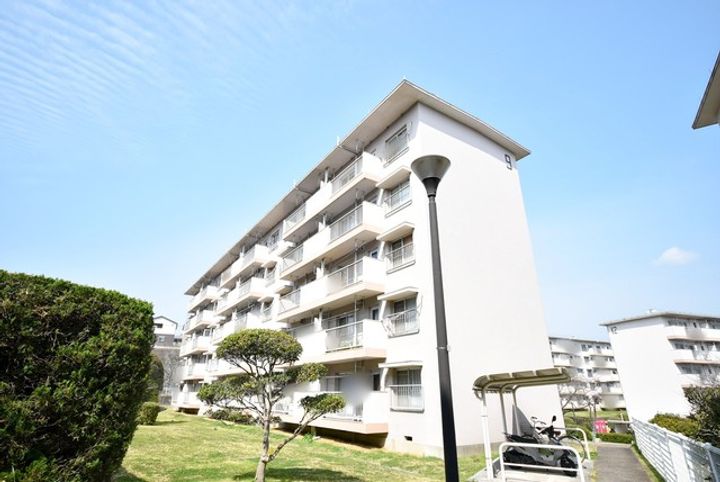 UR日の里の外観