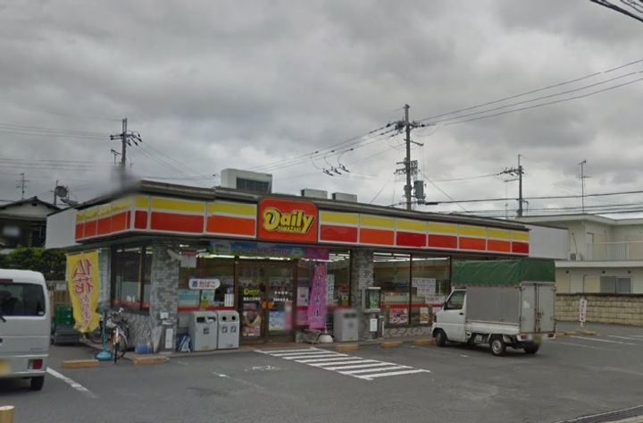 エクセレントの周辺