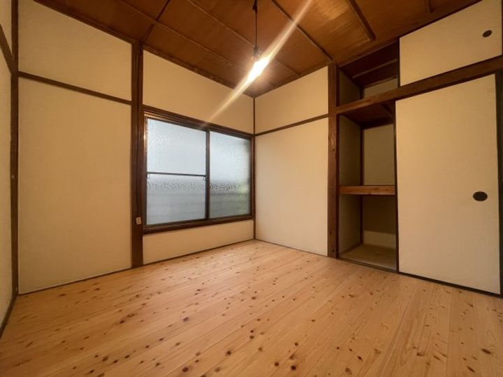 大和荘本館の居間