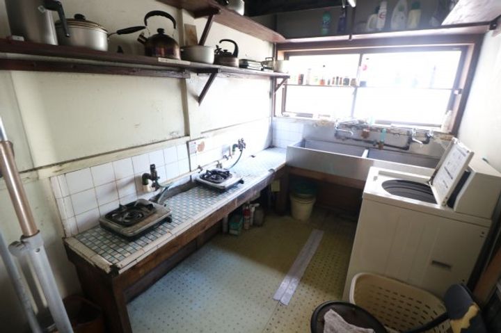 大和荘本館のキッチン