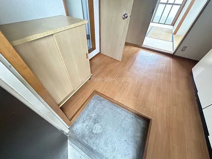 神奈川県足柄上郡開成町吉田島(マンション)の賃貸物件の玄関