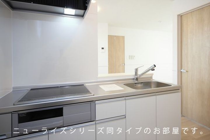 群馬県伊勢崎市茂呂町2(アパート)の賃貸物件のキッチン