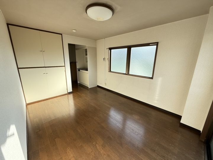 コートニュータウンの居間