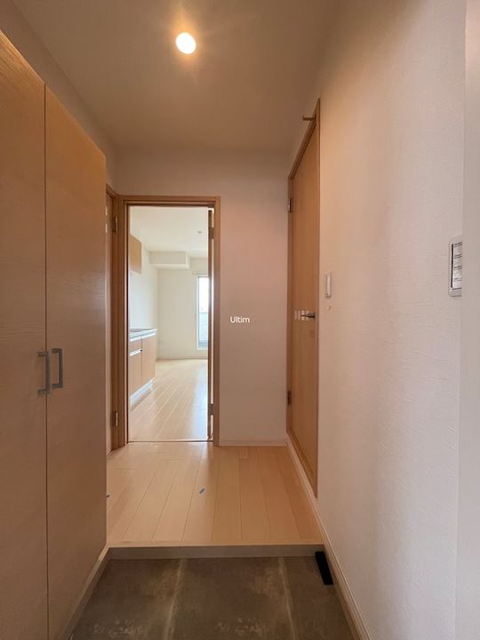 KTIレジデンス桃山の玄関