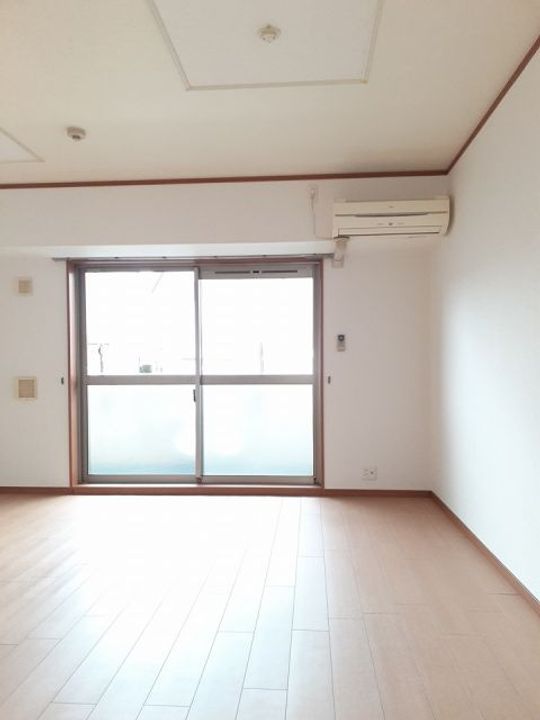 愛知県犬山市大字羽黒字古市場(マンション)の賃貸物件の居間