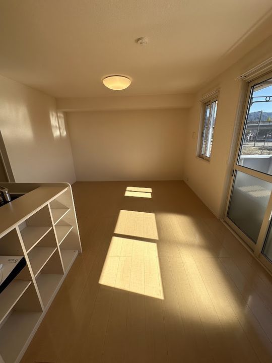 新潟県長岡市美沢3(アパート)の賃貸物件の居間