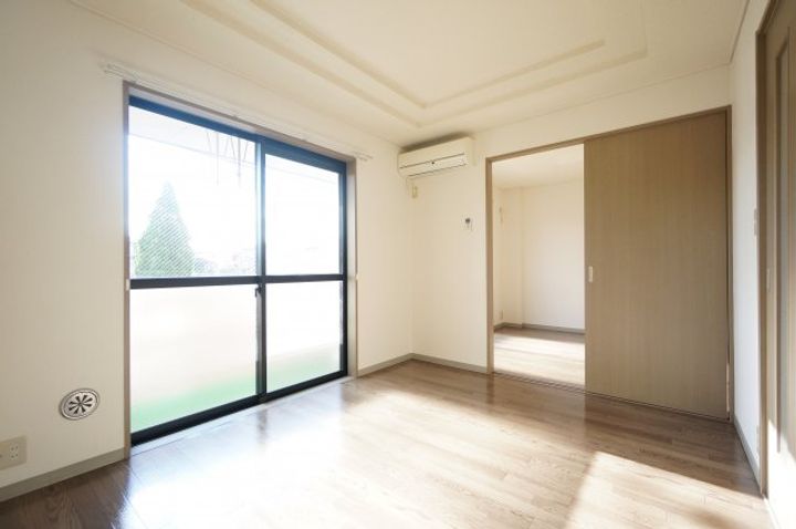 フォレストガーデンの居間