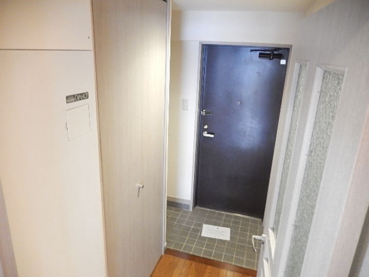 ロマネスク平和の玄関