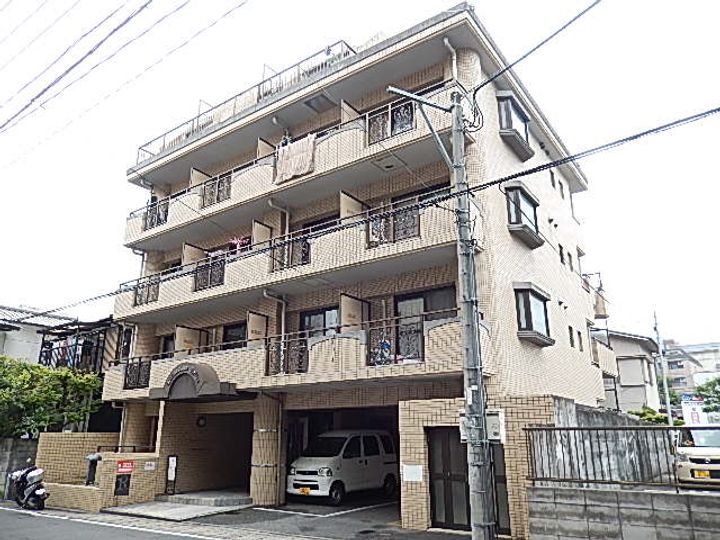 ロマネスク平和の外観