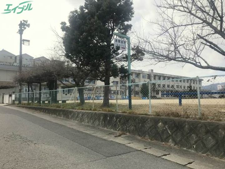 グランディール雅の周辺